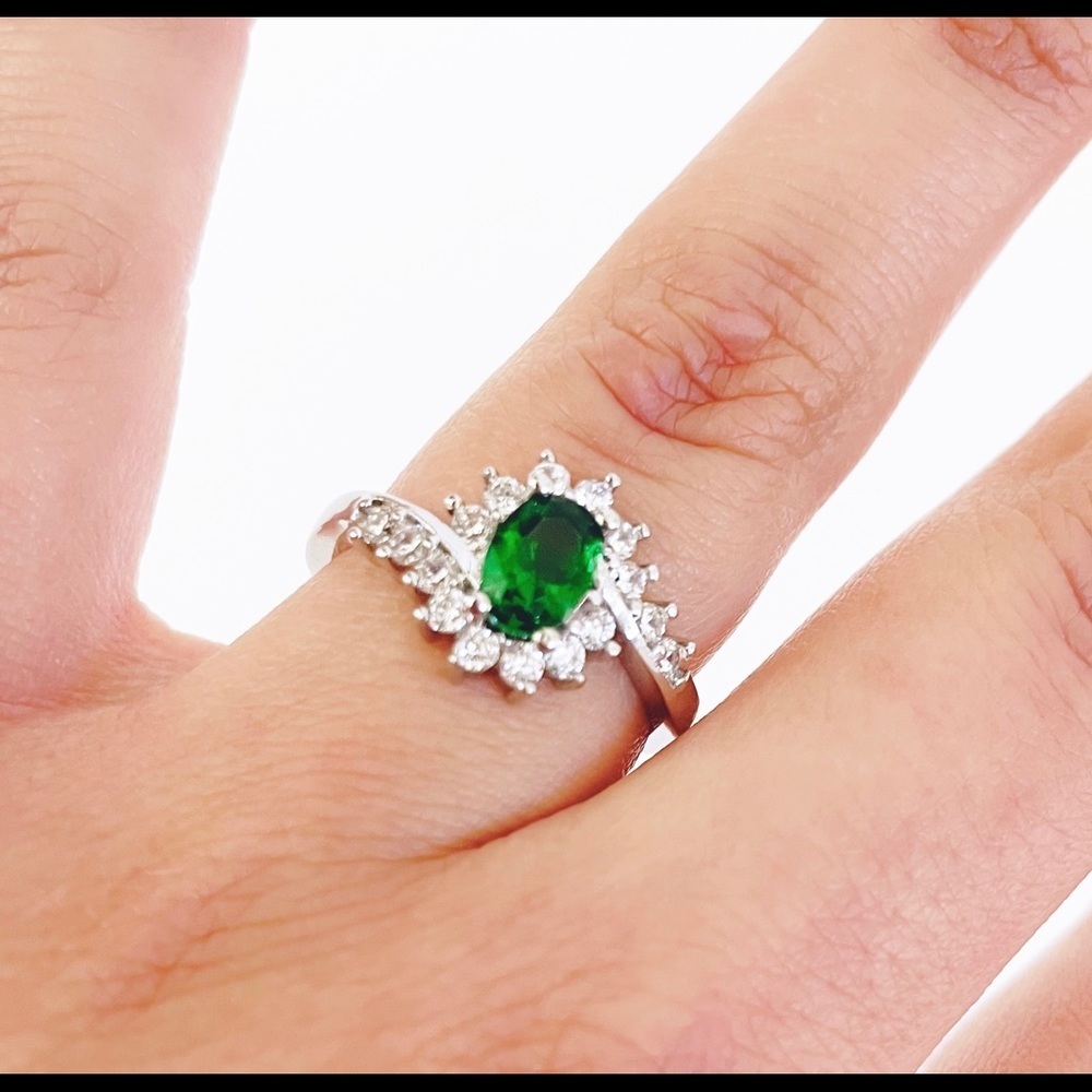 925 Sterling Silver Ring with Cubic Zirconia - Picture 3 of 6
